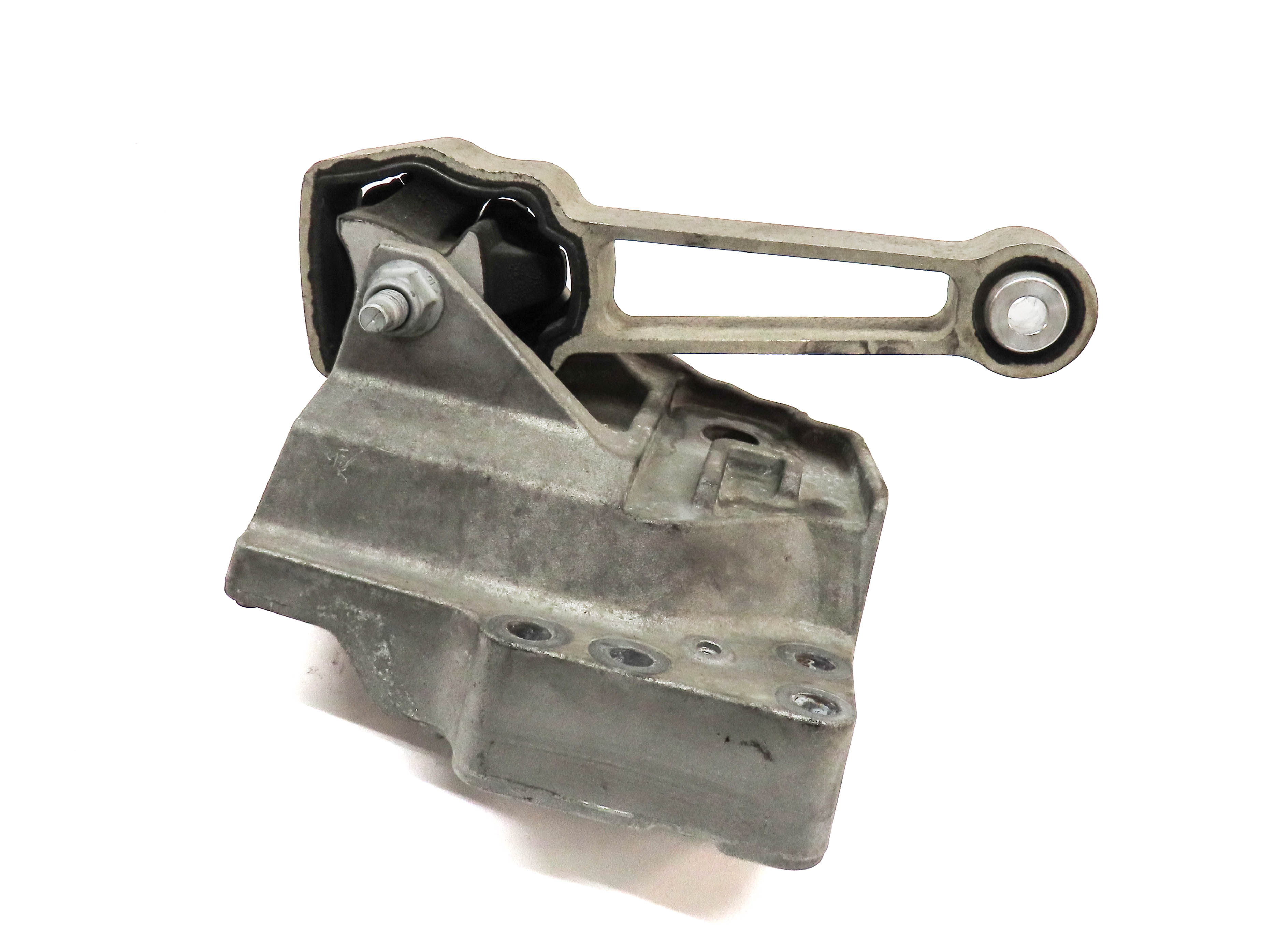 2016 LAND ROVER DISCOVERY SPORT (L550) 2.0L ENGINE UPPER MOTOR MOUNT BRACKET — exact item pictured